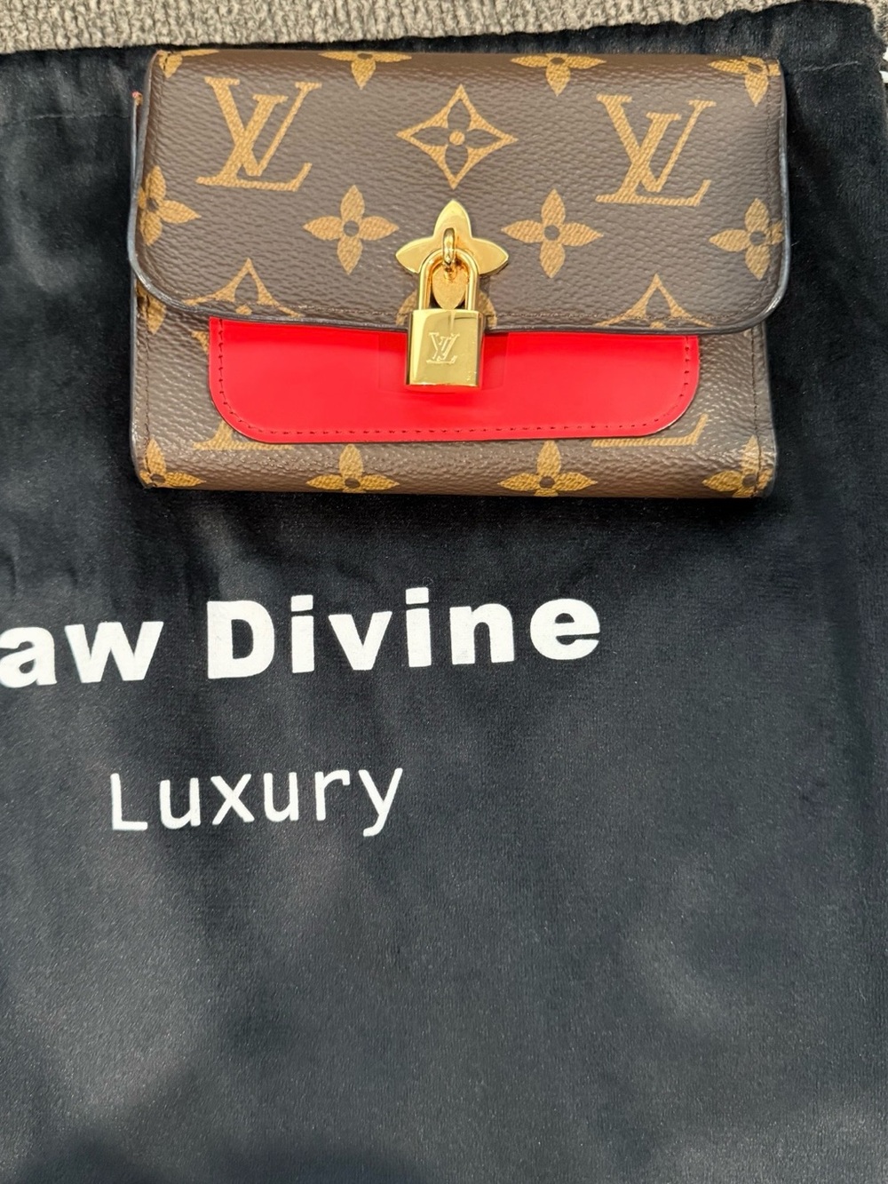 🌟Louis Vuitton Monogram Flower
Lock Wallet with Red accents🌟 (Authenticated) - Picture 10 of 10